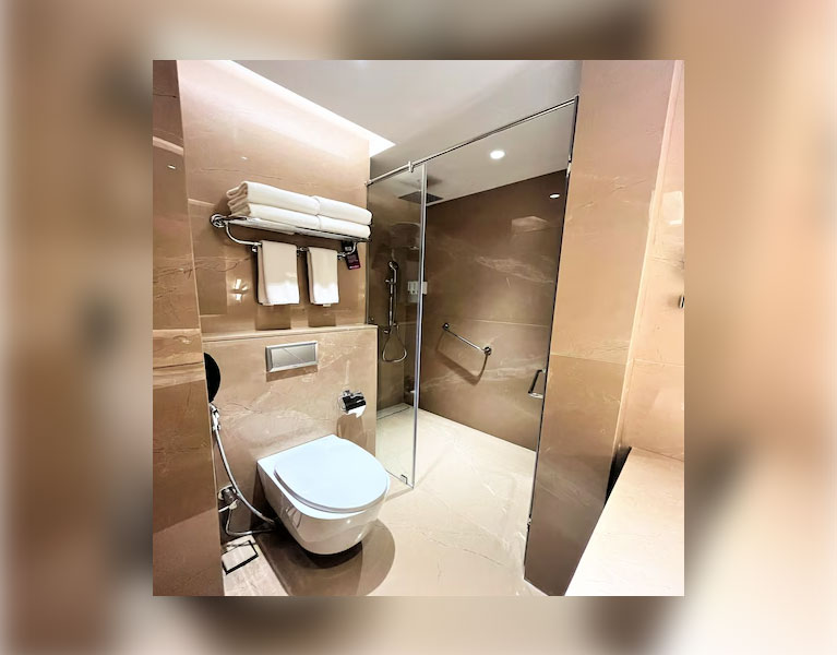 Superior Interconnecting Room for Rent