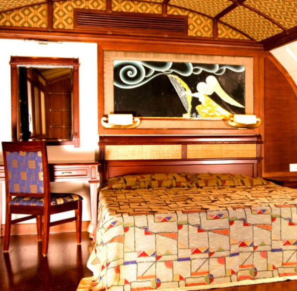 Two Bedroom Houseboat for Rent