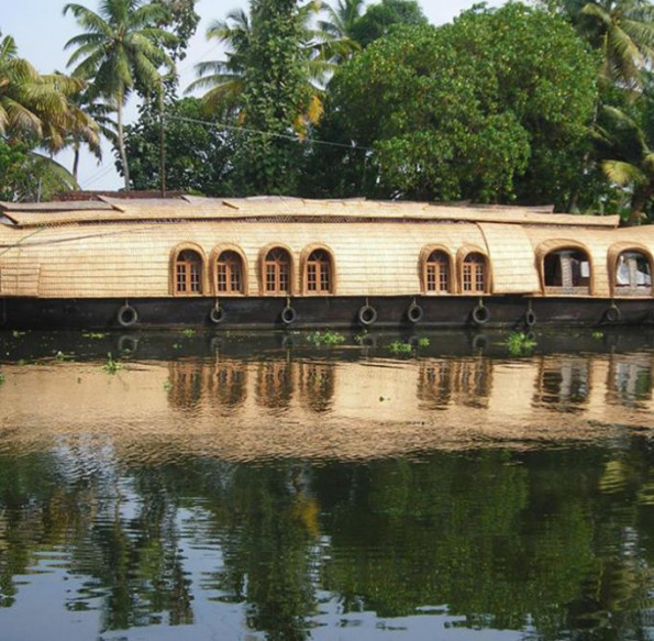 Two Bedroom Houseboat for Rent